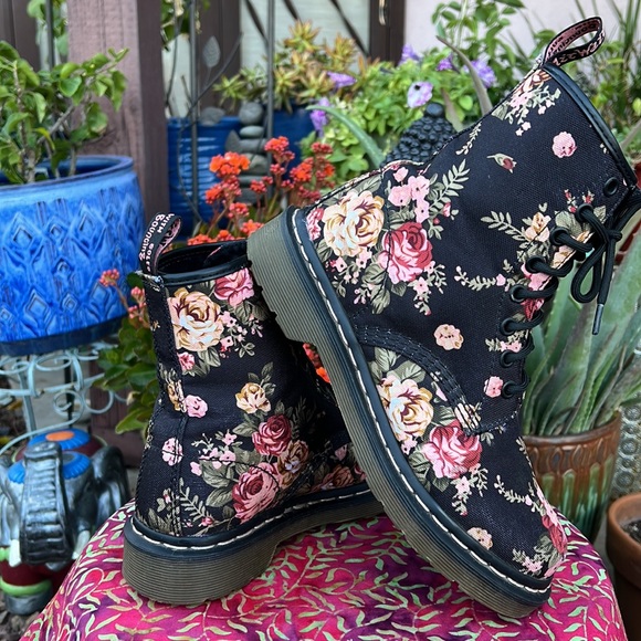 Dr. Martens Victorian Rose Floral Boots - Picture 6 of 16